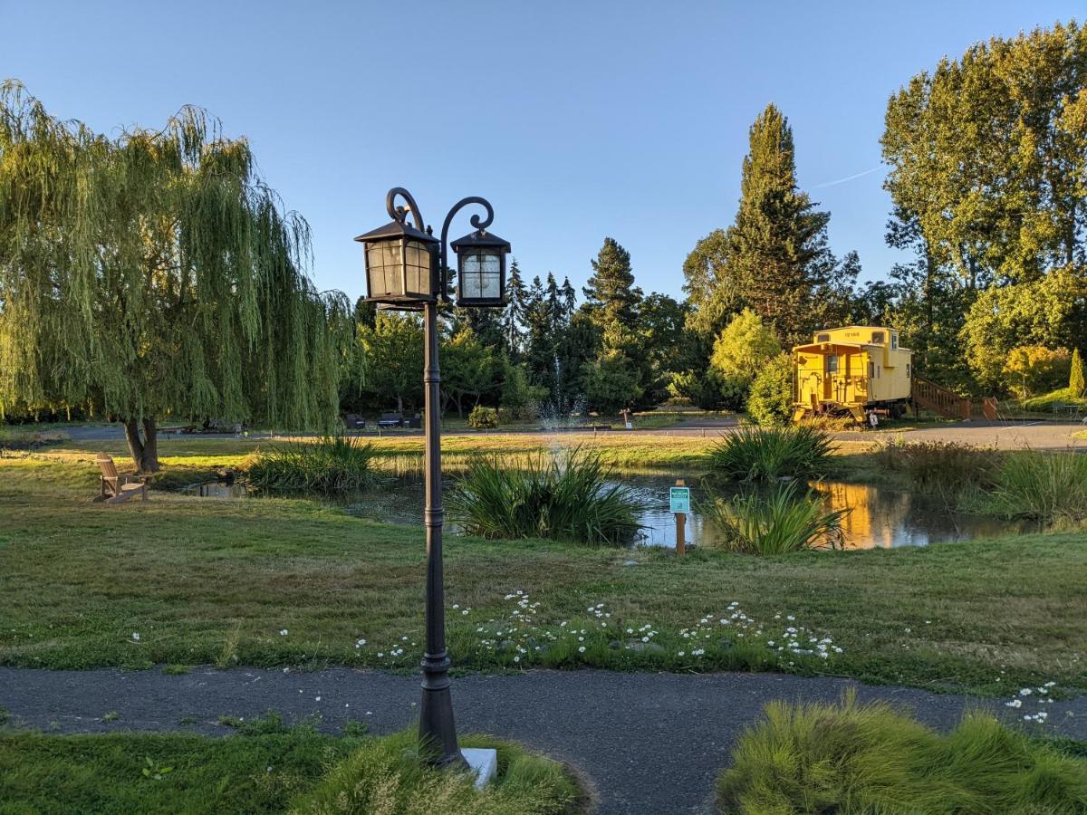 Olympic Railway Inn Скуим Екстериор снимка